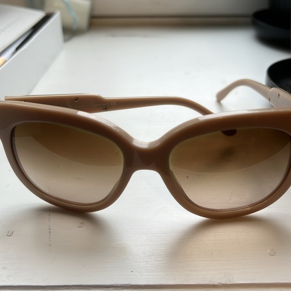 Stella McCartney nude beige plastic sunglasses - Picture 12 of 13